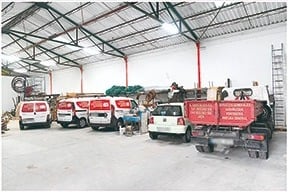 Flota de vehículos y almacén