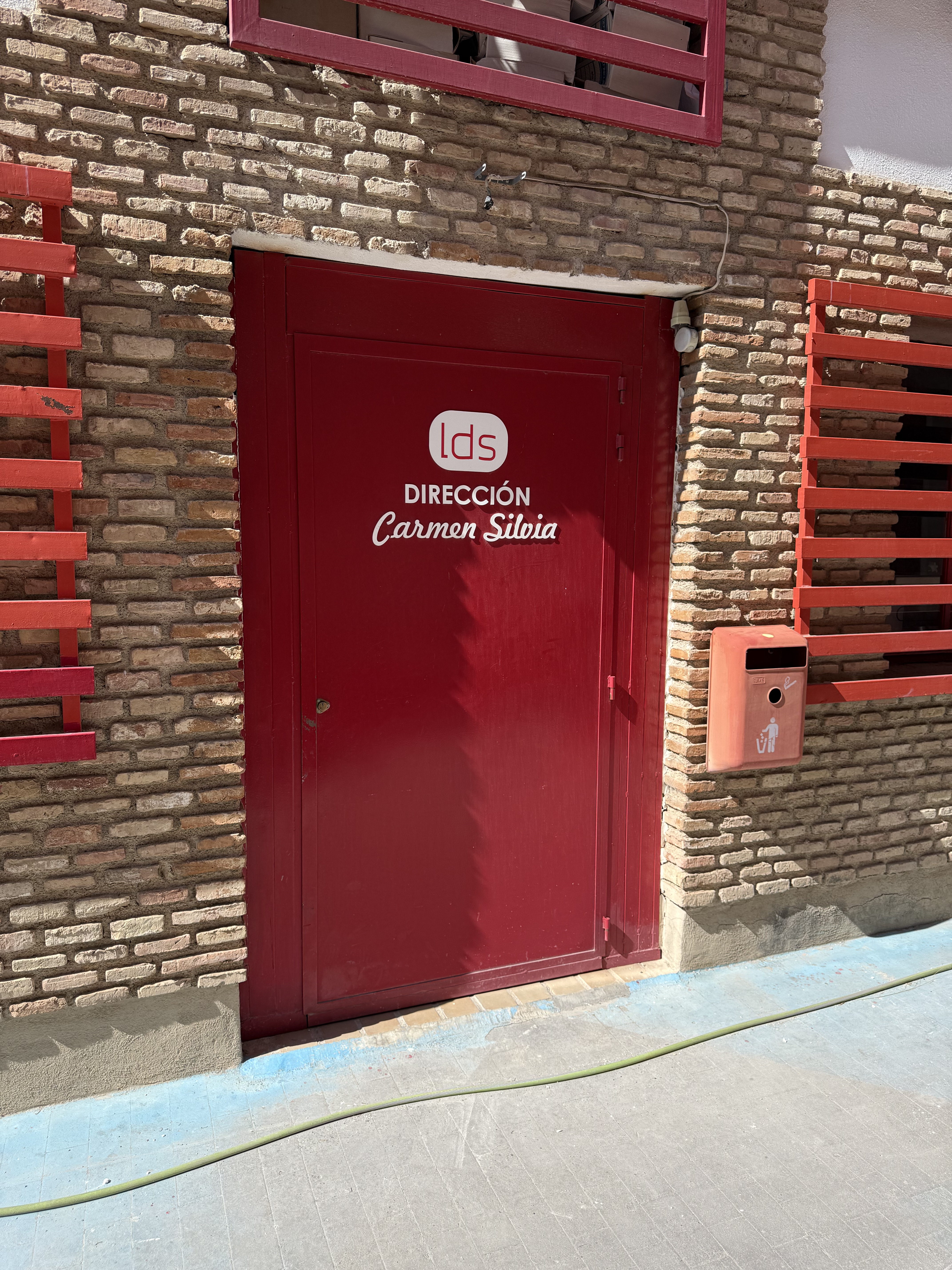 Entrada Oficina Dirección